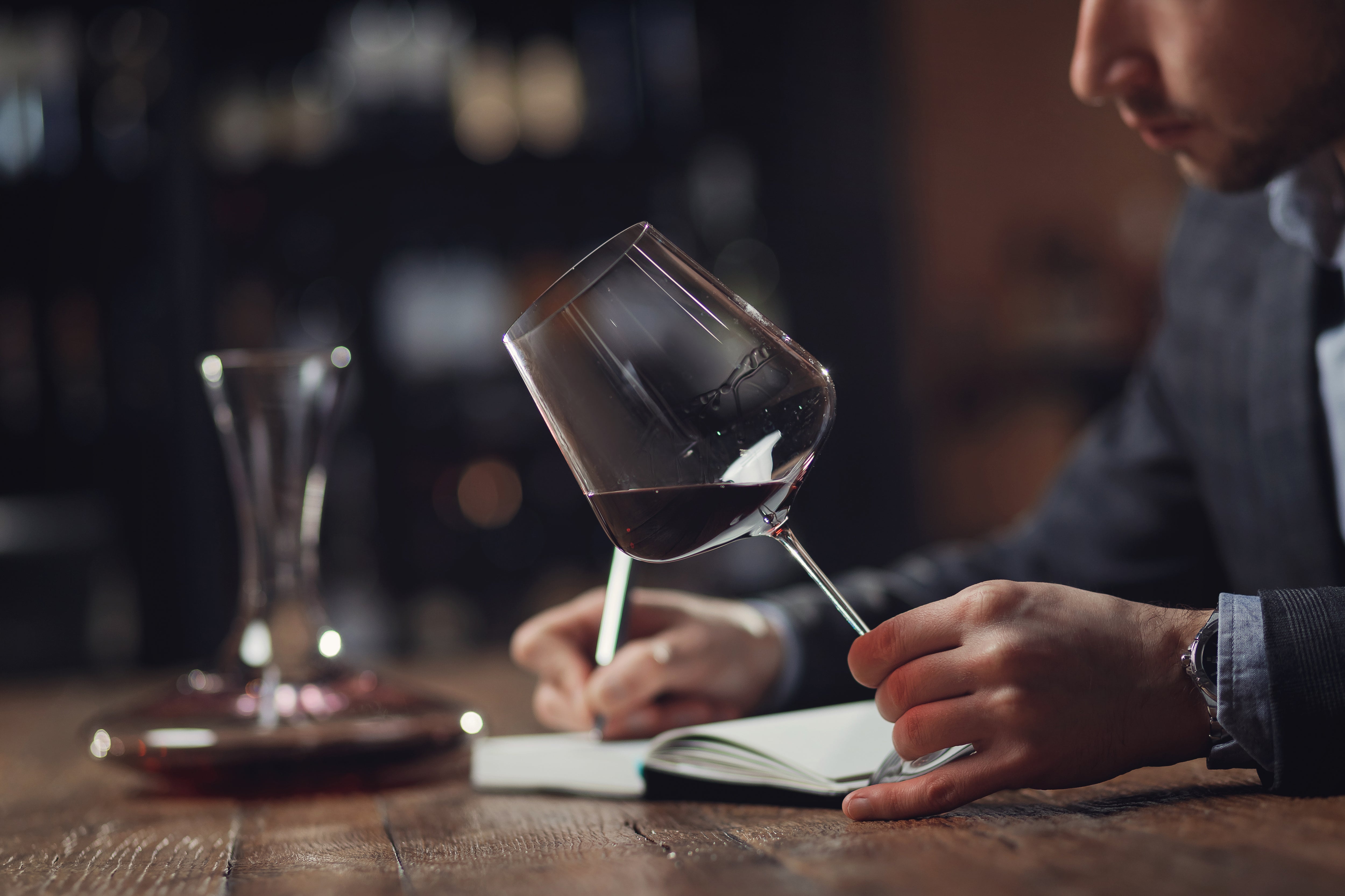 How To Hold A Wine Glass?  Bravario
